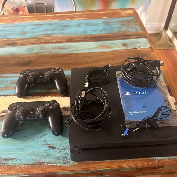 Pre-Owned Sony Playstation 4 Slim PS4 Black 500GB Gaming Console - Picture 2 of 5